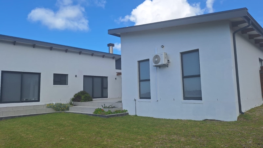 3 Bedroom Property for Sale in Stilbaai Oos Western Cape